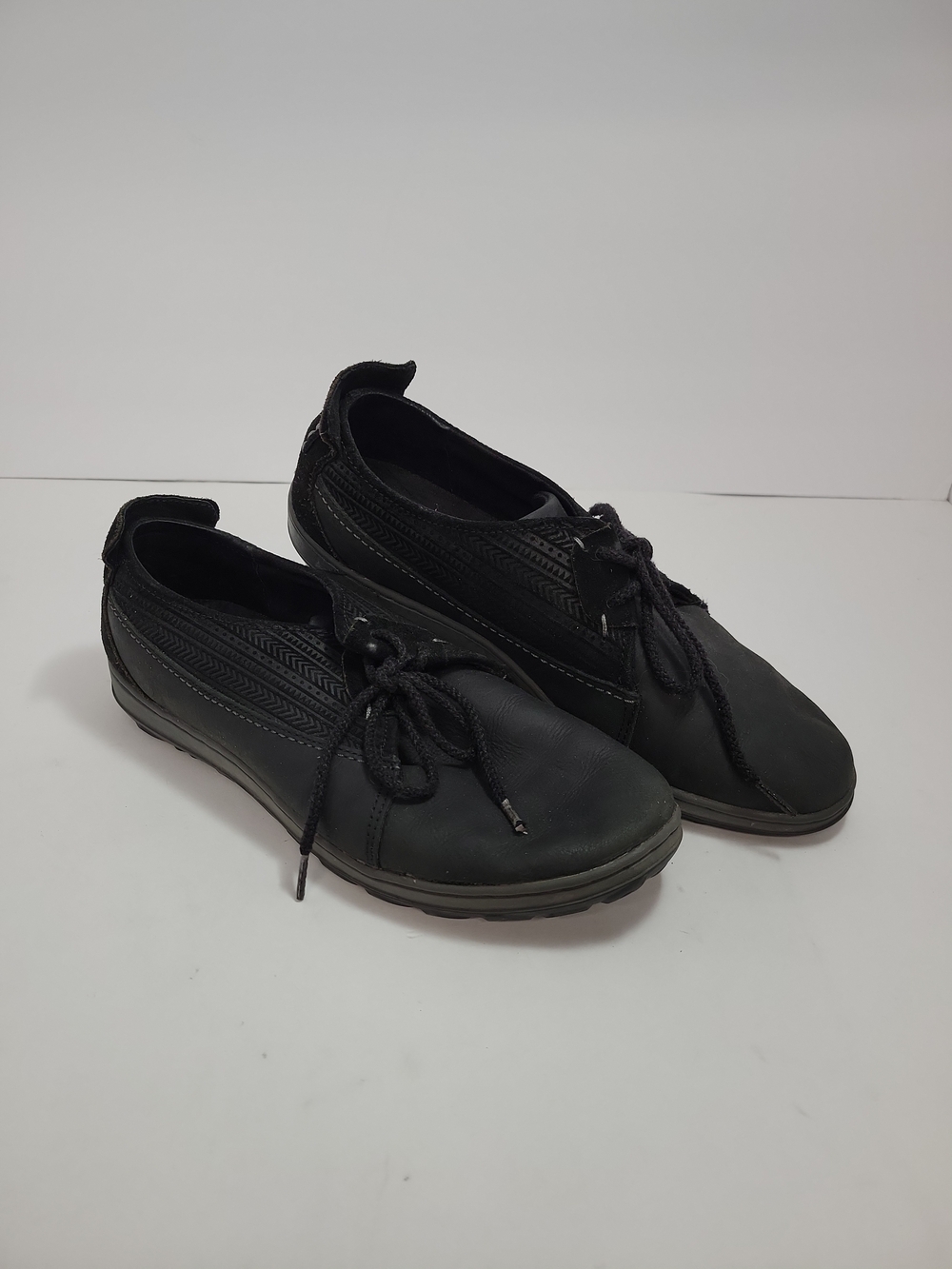 Merrell Women's Black Lace-Up Casual Sneakers